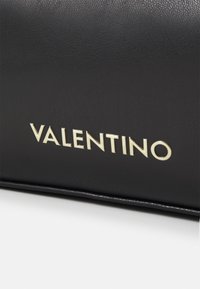 Valentino Bags CHAMONIX RE SET - Kabelka - nero