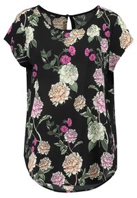 Blusa de manga corta floral con fondo negro, que presenta flores rosas y crema y hojas verdes; dobladillo redondeado y detalle de ojal en la parte posterior.
