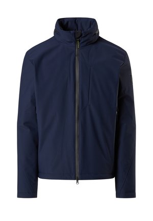 Giacca in nylon blu navy con collo alto, cerniera frontale e molteplici tasche. Presenta un design elegante con una texture liscia e resistente all'acqua.