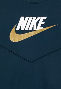 Nike Sportswear SPORTSWEAR - Ikdienas džemperis - armory navy/white
