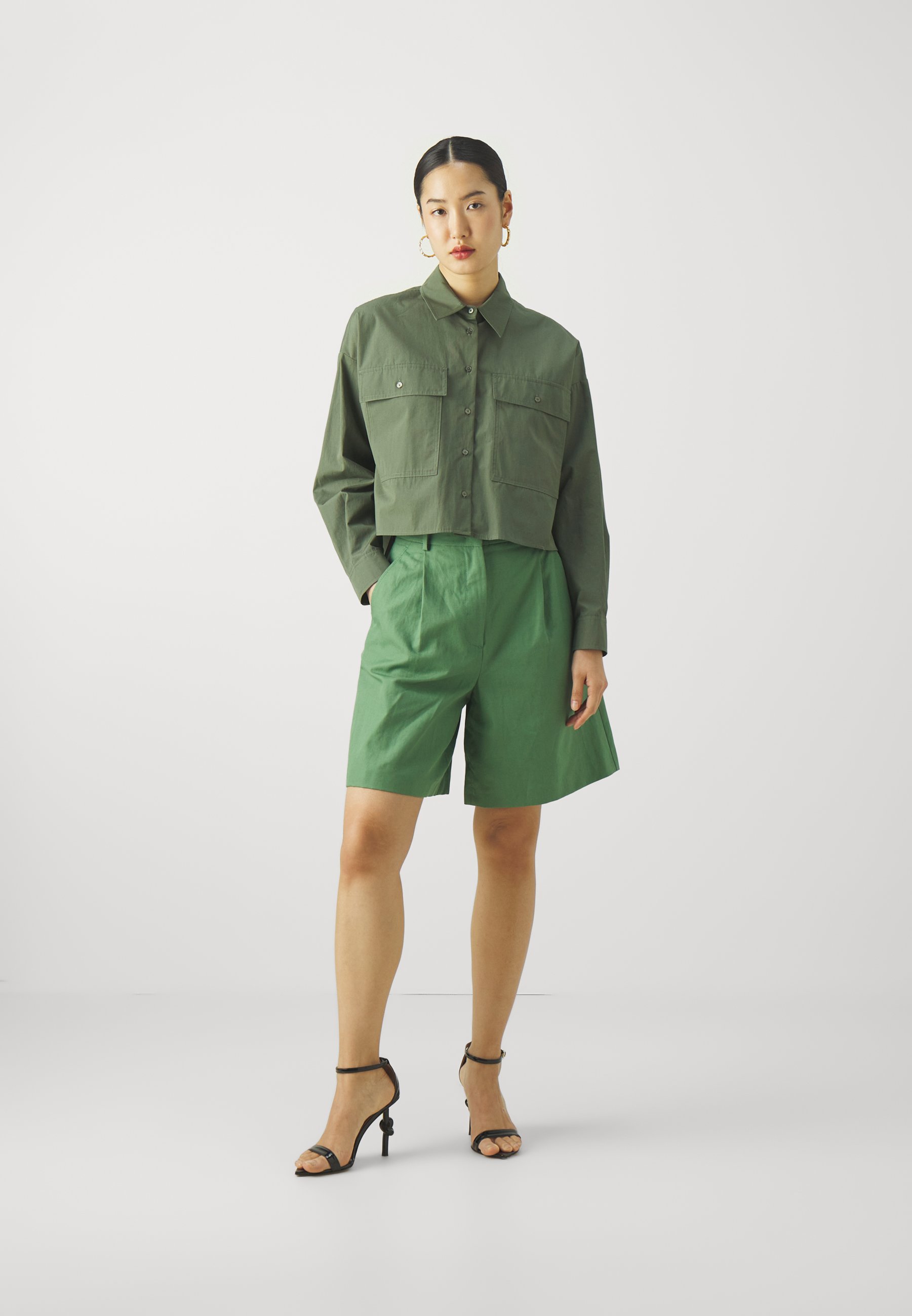 WEEKEND MaxMara ECUBA - Shorts - verde/green - Zalando.co.uk