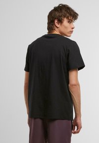 Lost Youth REGULAR TEE - Marškinėliai su spaudiniu - black