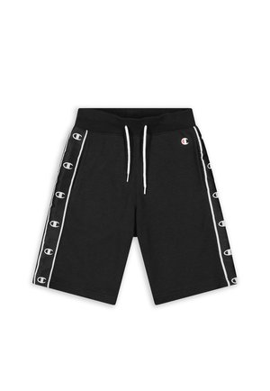 Pantalones cortos deportivos negros con cordones blancos y franjas con el logotipo de la marca a lo largo de los lados y un pequeño logotipo en el muslo izquierdo.