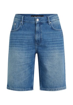 Short en denim bleu à coupe régulière, design à cinq poches et fermeture par bouton. Le tissu présente une légère texture délavée.