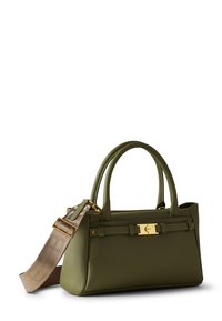 Borsa a mano verde in pelle con una forma strutturata, hardware dorato e doppi manici. Include una tracolla rimovibile con motivo.
