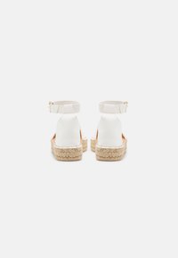 Even&Odd Sabrinas com tira no tornozelo - off-white