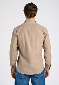 Lindbergh SOFT STRETCH - Camisa - dk sand