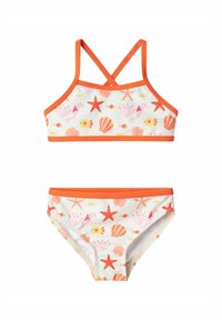 Zweiteiliges Bikini-Set mit einem orange-weißen Design und maritimen Motiven, einschließlich Fische, Muscheln und Seesterne. Mit überkreuzten Trägern.