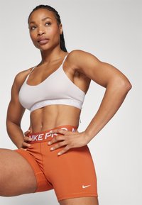 Nike Performance INDY BRA - Light support sports bra - platinum violet