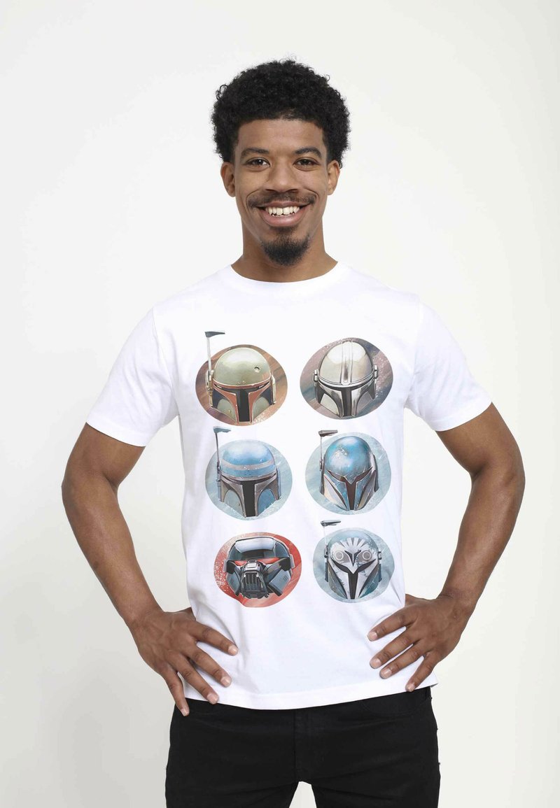 Star Wars STAR WARS: THE MANDALORIAN HELMETS UNISEX - T-shirt z nadrukiem
