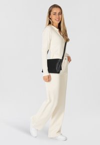 Greenburry - Cross body bag - black Thumbnail Image 1