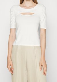 BOSS Triko s potiskem - white