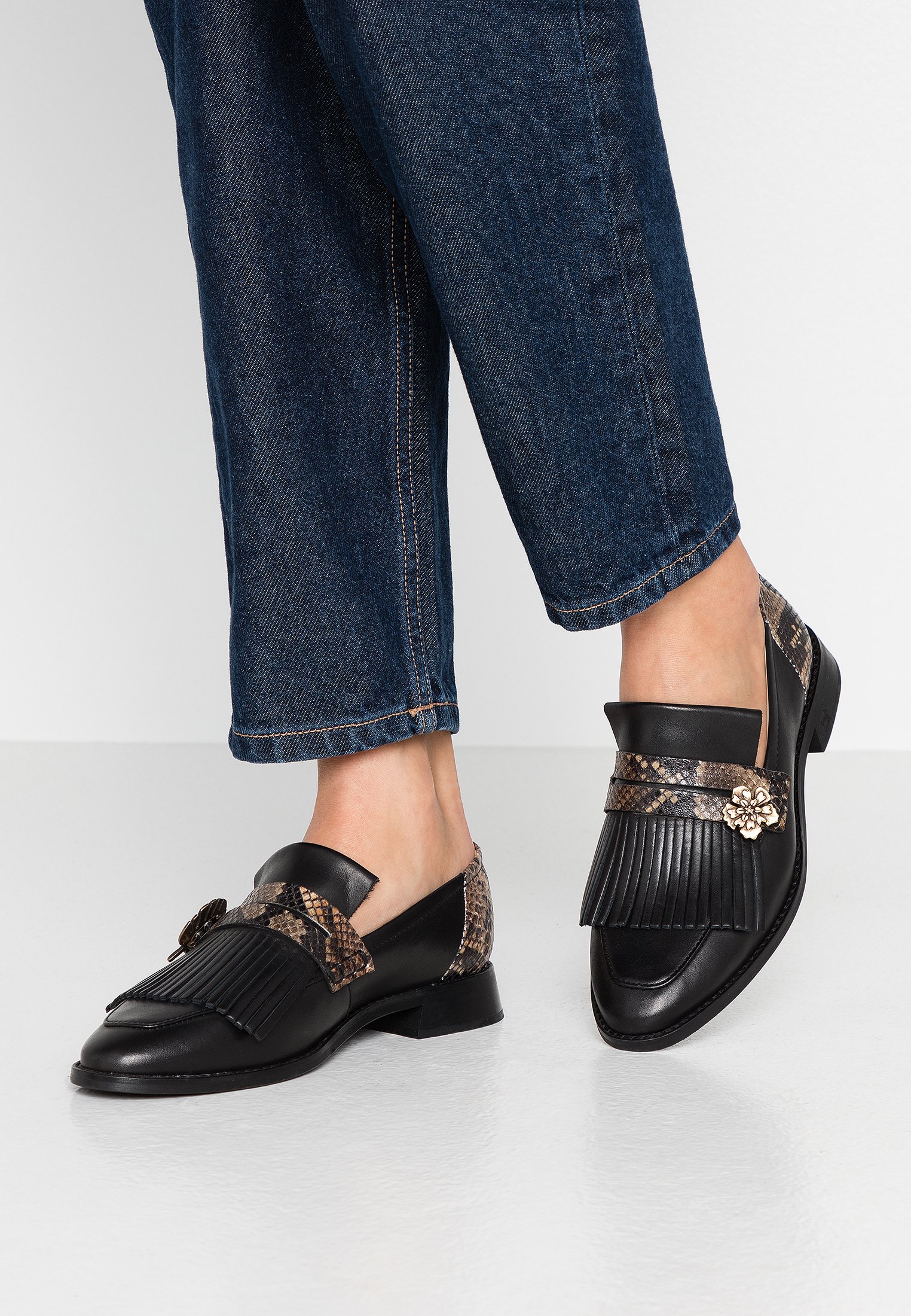 scotch and soda slippers