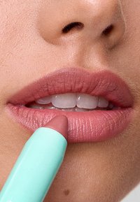 Sweed LE LIPSTICK - Lip & Cheek Tint - gabriella beige rose