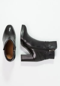 Caprice Botines - black