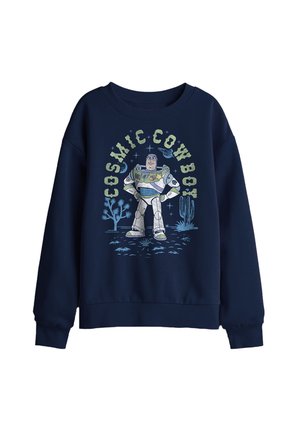 Navyblauer Pullover mit Buzz Lightyear Grafik, der zwischen zwei Kakteen steht, Text „COSMIC COWBOY“ darüber in grünen Buchstaben.
