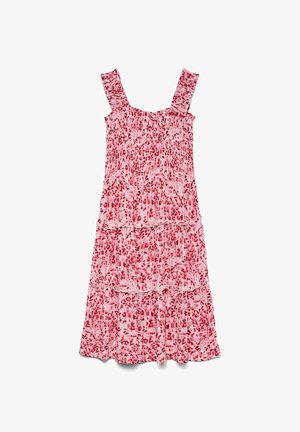 Robe rose sans manches à volants avec larges bretelles et motif floral rouge sur tissu léger.