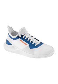 Scarpa da ginnastica bianca con dettagli blu, materiale a rete, design con lacci, suola testurizzata, con logo arancione "Kempa" sul lato.