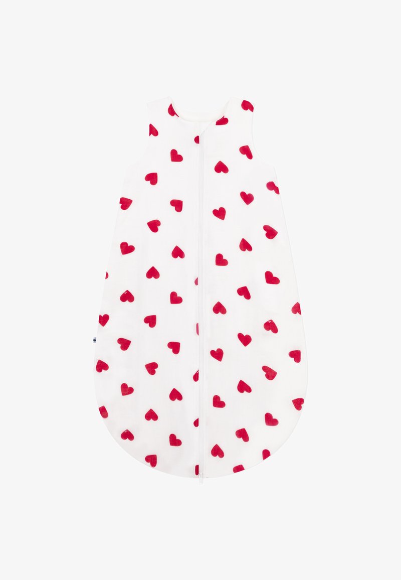 Weißer Babyschlafsack mit roten Herzmustern, vorne mit Reißverschluss und ärmellosem Design. Weiche Textur, abgerundete Bodenform.