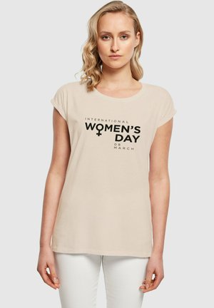 Merchcode WD - INTERNATIONAL DAY 2 EXTENDE - T-shirts med print - whitesand