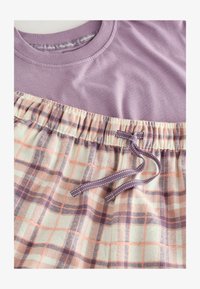 Kijelölve, lilac purple check