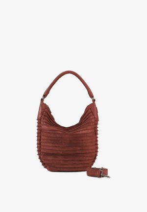 Borsa a mano in pelle marrone con scanalature orizzontali, manico corto in alto e tracolla staccabile posizionata accanto su sfondo bianco.