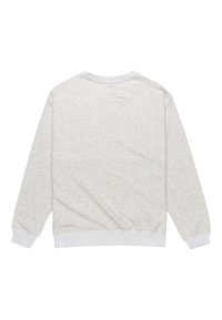 Lichtgrijze longsleeve crewneck sweatshirt met geribbelde manchetten en tailleband, plat gepresenteerd waarbij de achterkant zichtbaar is.