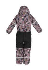 Roze winteroverall voor kinderen met een dieren- en bomenprint, zwarte verstevigde zitgedeelte, capuchon, elastische manchetten en reflecterende banden op armen en benen.