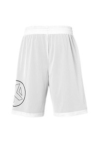 Shorts de basketball en maille blanche avec une taille élastique ; présente un logo noir circulaire sur la jambe gauche ; matériau léger et respirant.