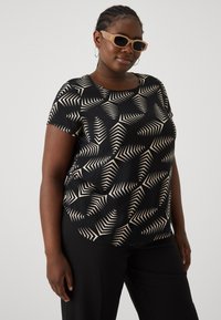 Vero Moda Curve VMCEASY  - T-Shirt print - black/kanya