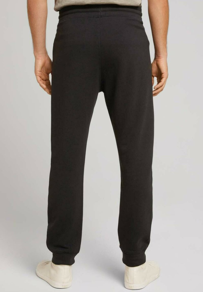 Herren Trainingsanzüge | TOM TAILOR Jogginghose black/schwarz - GJ48897 Herren Trainingsanzüge | TOM TAILOR Jogginghose black/schwarz - GJ48897