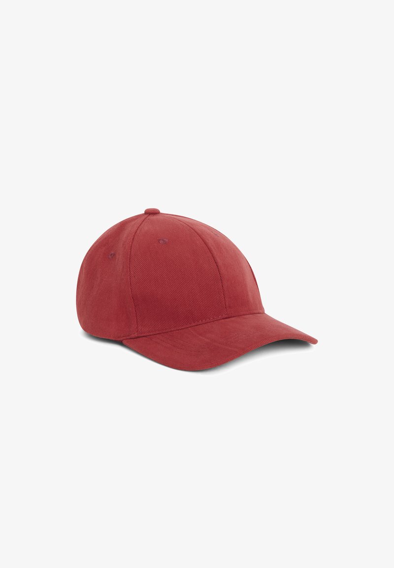 Casquette de baseball en coton rouge avec une visière incurvée, une surface texturée et six œillets de ventilation. Possède un bouton sur le dessus et une bande cousue.