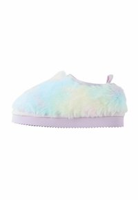 Zapatilla de casa difusa en tonos pastel con una parte superior de piel sintética con un degradado de colores y una suela texturizada en color púrpura claro. Cuenta con una pestaña trasera para facilitar su uso.