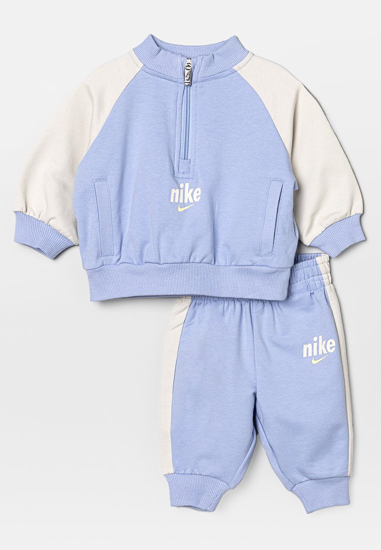 Nike Sportswear Sweater bruin