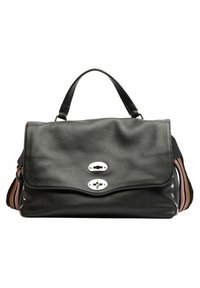 Borsa a tracolla in pelle nera con hardware argentato, patta frontale, doppio gancio e tracolla regolabile a strisce con accenti rosa e arancioni.