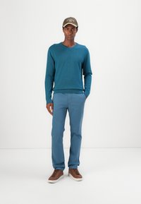 TOM TAILOR BASIC V NECK - Džemperis - dark aqua melange