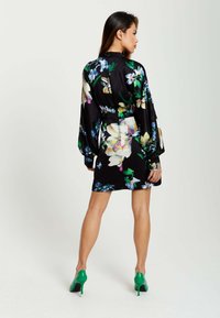 Liquorish ELEGANT FLORAL WRAP WITH CUT OUT DETA - Day dress - black