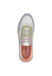 Weiße Sneakers mit Akzenten in Lavendel, Grün und Orange, einem strukturierten Obermaterial, runder Spitzenform und dickem Profil. Schnürdesign.
