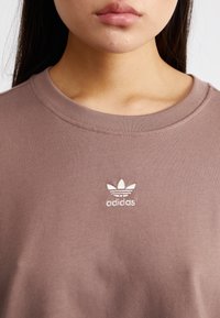 adidas Originals TEE - T-paita - trace brown