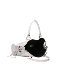 Borsa a tracolla bianca in pelle con manici intrecciati, hardware dorato e interni neri. Presenta una chiusura con zip e una sola tracolla.