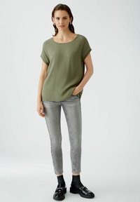 Oui AYANO - T-Shirt basic - dusty olive