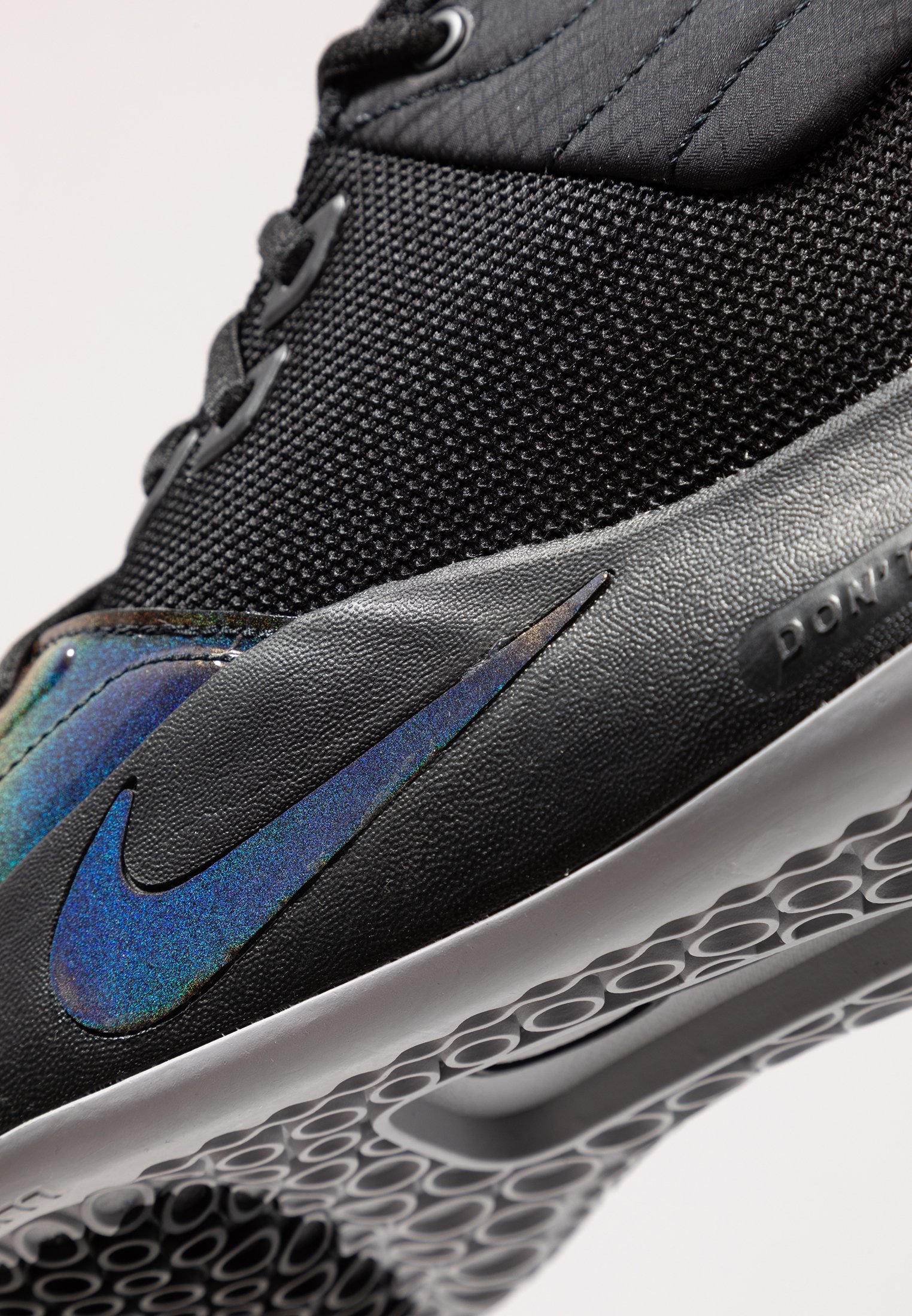 nike performance pg3