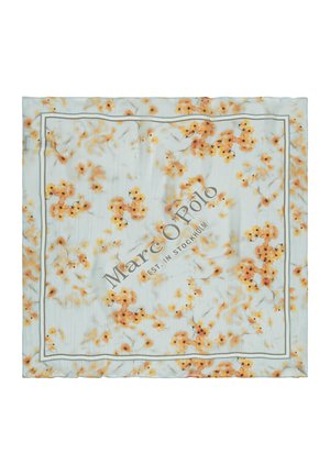 Écharpe bleu clair avec un petit motif floral orange et le texte « Marc O'Polo Est. à Stockholm » en diagonale au centre.
