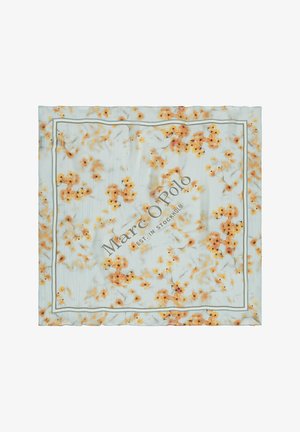 Jasnoniebieski szalik z małym pomarańczowym wzorem kwiatowym oraz napisem „Marc O'Polo Est. w Sztokholmie” ukośnie na środku.