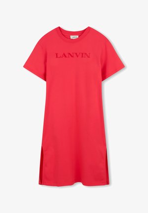 Robe décontractée rouge à manches courtes avec col rond, fentes latérales et "LANVIN" brodé sur la poitrine.