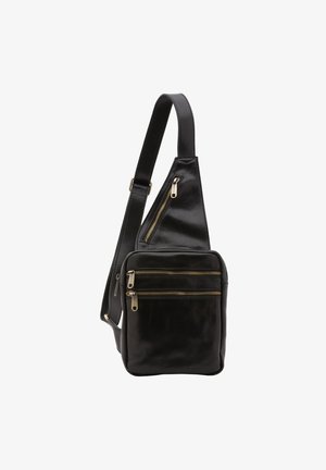 Borsa a tracolla in pelle nera con una forma triangolare unica. Presenta tre scomparti con zip e una tracolla regolabile con accenti dorati.