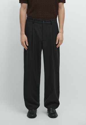 RELAXED FIT WITH DART DETAIL - Trousers - black