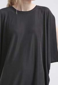 BCBGMAXAZRIA Denní šaty - black