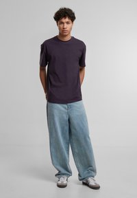 Urban Classics LOOSE TEE - T-shirts - purplenight