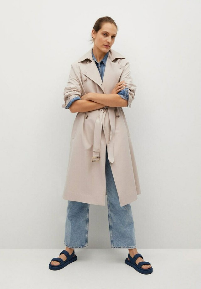 FORMIGA - Trenchcoat - steinfarben